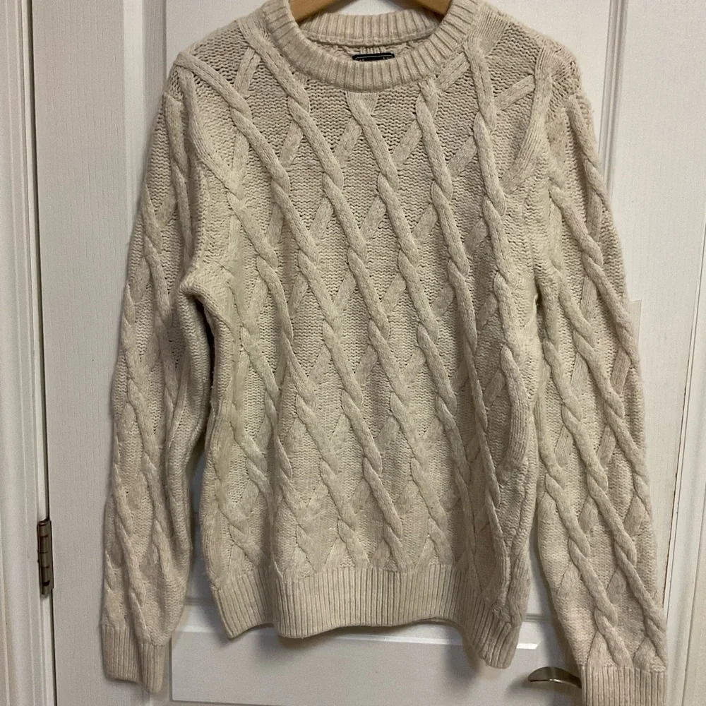 Abercrombie & Fitch Men’s Cable Knit Sweater Cream Talla L Merino Blend